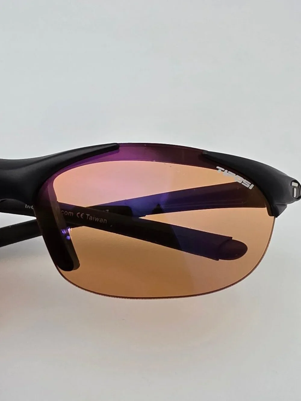 Tifosi Wisp Matte Black Frame Purple Mirror Brown Lens Sunglasses w Retainer